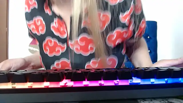 69liamilk69 online show from 11-23-25, 05:51