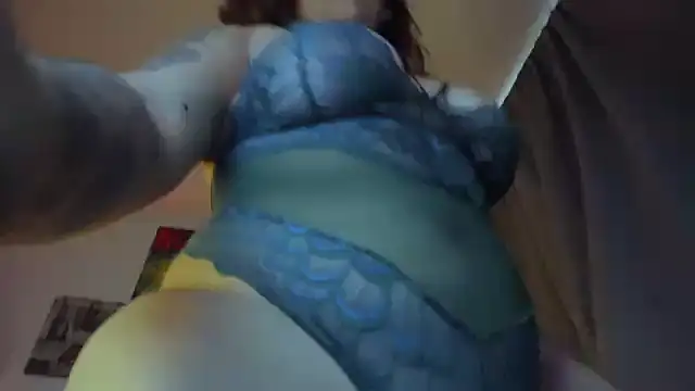 Snapshot of joan-star chatting on 10-12-25, 11:20 joan-star online show from 10-12-25, 11:20