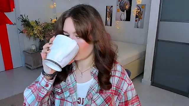 MiracleCurly online show from 03-15-25, 10:03