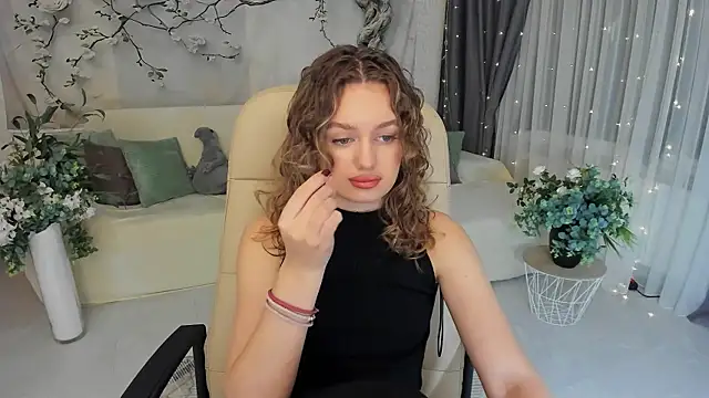 MiracleCurly online show from 10-27-25, 07:29