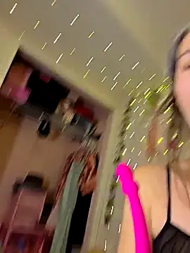 Snapshot of Lilmissvyx chatting on 02-28-25, 02:20 Lilmissvyx online show from 02-28-25, 02:20