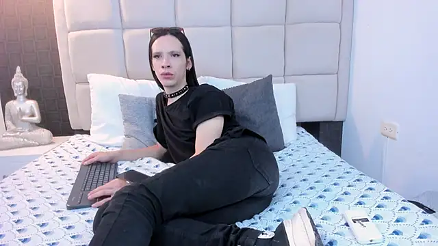 Hecatee 77 online show from 03-04-25, 08:05