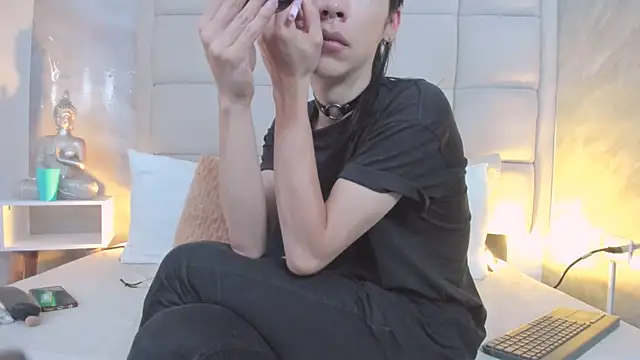 Hecatee 77 online show from 09-15-25, 08:31