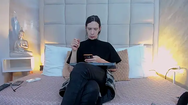 Hecatee 77 online show from 09-27-25, 08:03