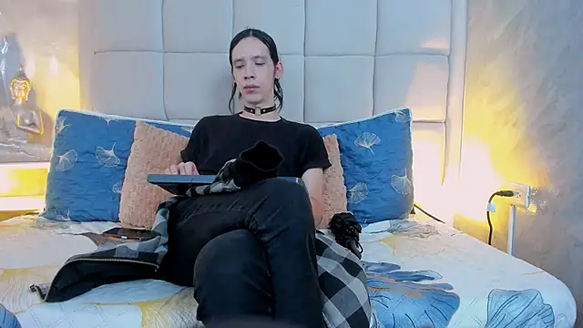 Hecatee 77 online show from 10-06-25, 07:55