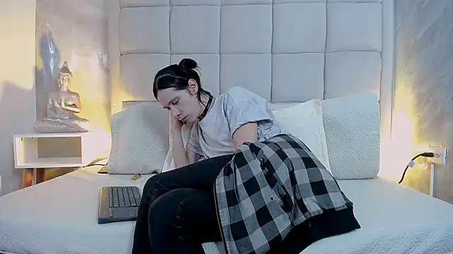 Hecatee 77 online show from 10-24-25, 07:54