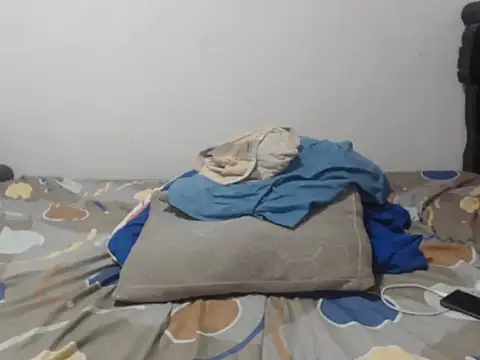 Snapshot of PONSE_LATINO chatting on 04-12-26, 02:11 PONSE LATINO online show from 04-12-26, 02:11