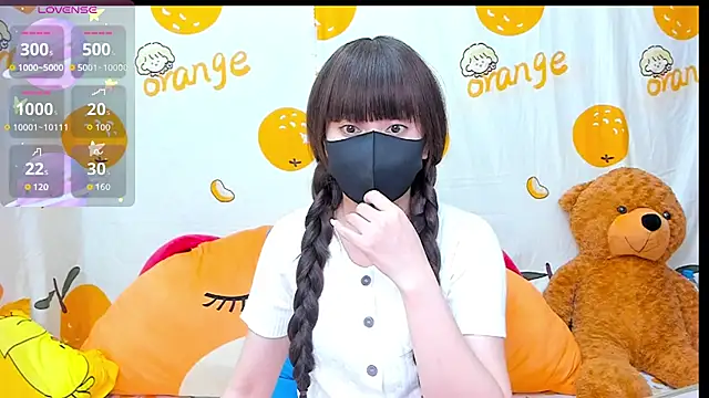 alonelove   online show from 10-28-25, 02:37