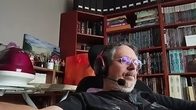 Mandra is a whore online show from 10-23-25, 09:52