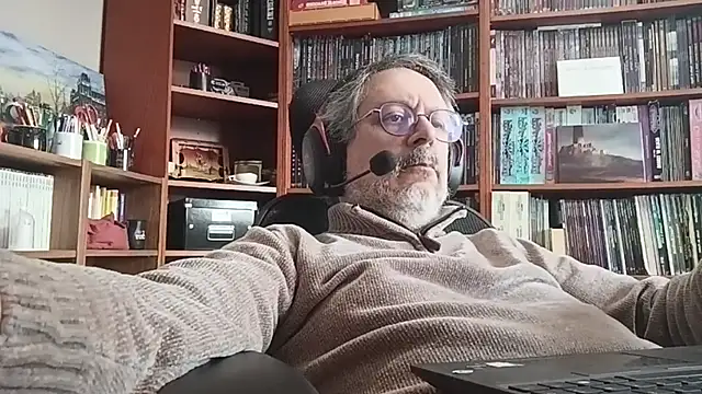 Mandra is a whore online show from 10-31-25, 11:00