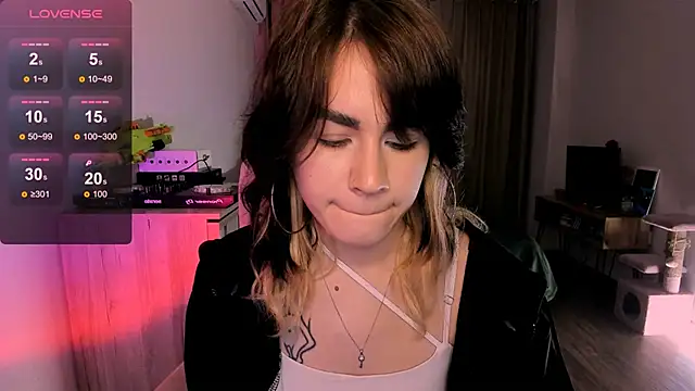 Snapshot of _selectrra chatting on 02-07-25, 03:08 selectrra online show from 02-07-25, 03:08