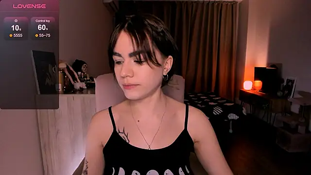 Snapshot of _selectrra chatting on 03-05-25, 11:17 selectrra online show from 03-05-25, 11:17