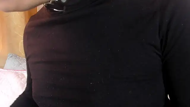 Snapshot of Satuurn_ chatting on 01-11-25, 02:04 Satuurn online show from 01-11-25, 02:04