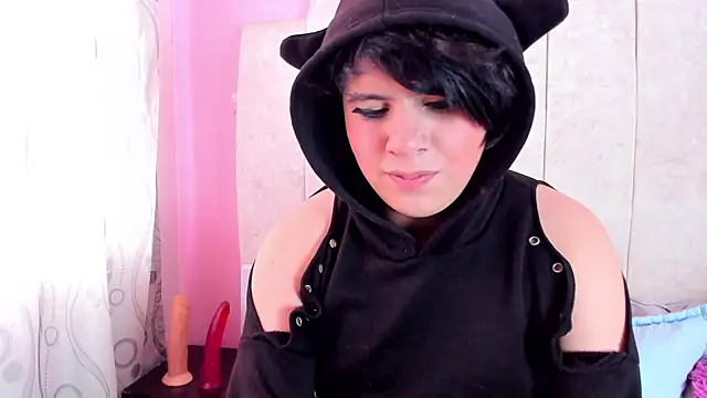 Snapshot of Satuurn_ chatting on 03-06-25, 02:40 Satuurn online show from 03-06-25, 02:40