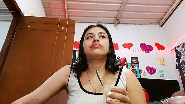 Saray extrovert  online show from 04-16-26, 04:24