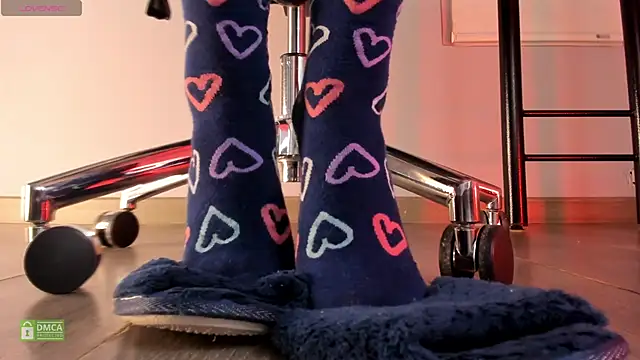 ammeliaa  online show from 10-28-25, 05:00