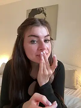 EllyNora online show from 01-28-25, 03:04