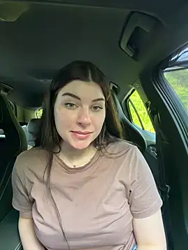 Snapshot of EllyNora chatting on 05-30-26, 04:26 EllyNora online show from 05-30-26, 04:26