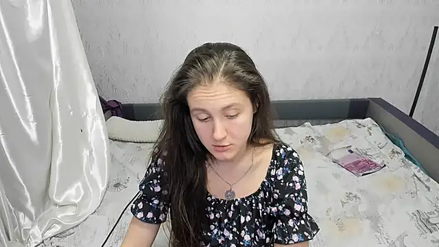 Snapshot of Holliy_Cooper chatting on 01-14-25, 12:45 Holliy Cooper online show from 01-14-25, 12:45