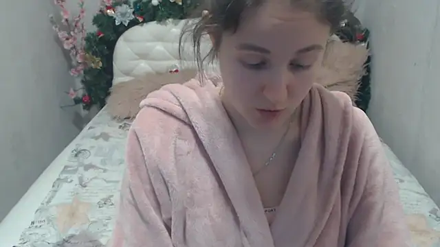 Snapshot of Holliy_Cooper chatting on 01-16-25, 12:31 Holliy Cooper online show from 01-16-25, 12:31