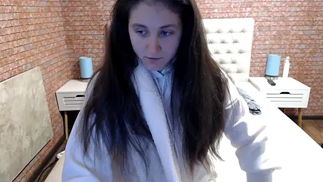 Snapshot of Holliy_Cooper chatting on 01-20-25, 06:10 Holliy Cooper online show from 01-20-25, 06:10