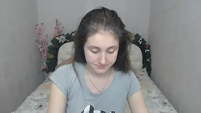 Snapshot of Holliy_Cooper chatting on 01-21-25, 01:08 Holliy Cooper online show from 01-21-25, 01:08