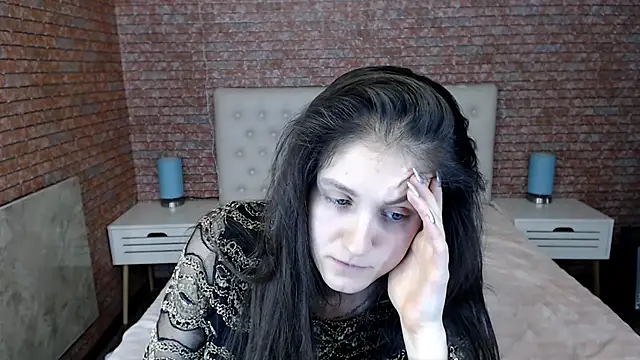 Snapshot of Holliy_Cooper chatting on 01-28-25, 01:27 Holliy Cooper online show from 01-28-25, 01:27