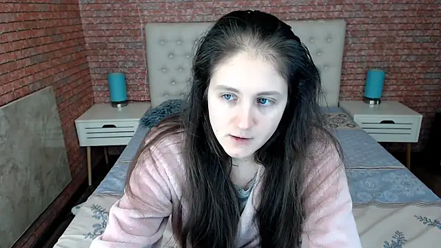 Snapshot of Holliy_Cooper chatting on 02-07-25, 09:16 Holliy Cooper online show from 02-07-25, 09:16