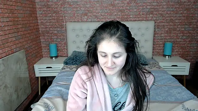 Snapshot of Holliy_Cooper chatting on 02-07-25, 12:17 Holliy Cooper online show from 02-07-25, 12:17