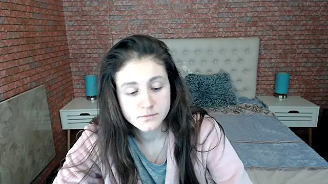 Snapshot of Holliy_Cooper chatting on 02-08-25, 12:39 Holliy Cooper online show from 02-08-25, 12:39