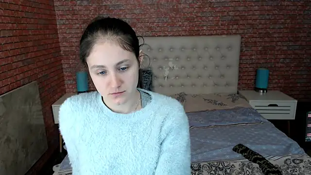 Snapshot of Holliy_Cooper chatting on 02-11-25, 06:51 Holliy Cooper online show from 02-11-25, 06:51