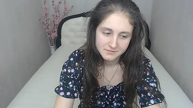 Snapshot of Holliy_Cooper chatting on 02-14-25, 01:23 Holliy Cooper online show from 02-14-25, 01:23