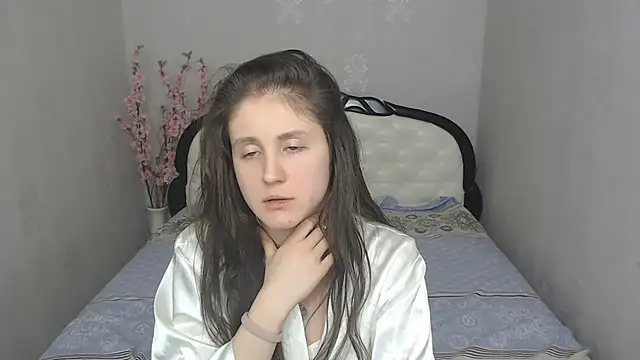 Snapshot of Holliy_Cooper chatting on 02-19-25, 11:46 Holliy Cooper online show from 02-19-25, 11:46