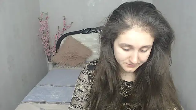 Snapshot of Holliy_Cooper chatting on 03-05-25, 09:38 Holliy Cooper online show from 03-05-25, 09:38