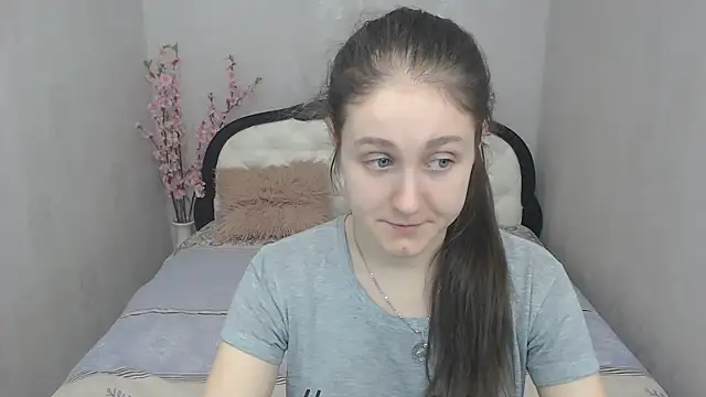 Snapshot of Holliy_Cooper chatting on 03-06-25, 09:36 Holliy Cooper online show from 03-06-25, 09:36