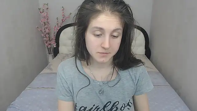 Snapshot of Holliy_Cooper chatting on 03-06-25, 03:45 Holliy Cooper online show from 03-06-25, 03:45