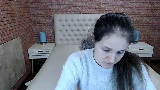 Snapshot of Holliy_Cooper chatting on 03-10-25, 01:43 Holliy Cooper online show from 03-10-25, 01:43