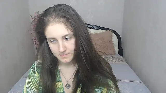 Snapshot of Holliy_Cooper chatting on 03-12-25, 09:44 Holliy Cooper online show from 03-12-25, 09:44