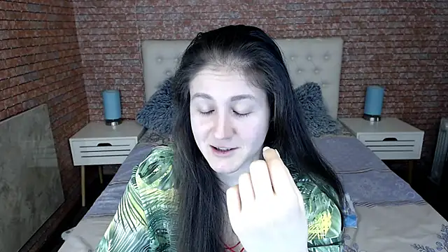 Snapshot of Holliy_Cooper chatting on 03-14-25, 09:24 Holliy Cooper online show from 03-14-25, 09:24