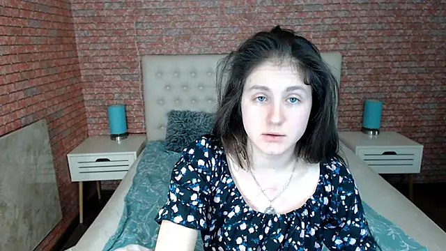 Snapshot of Holliy_Cooper chatting on 03-18-25, 07:41 Holliy Cooper online show from 03-18-25, 07:41