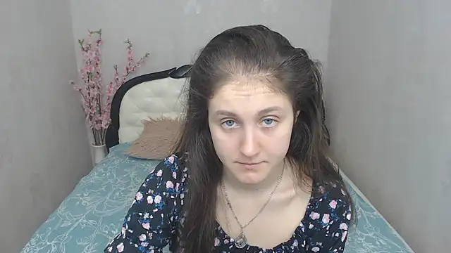 Snapshot of Holliy_Cooper chatting on 03-19-25, 08:23 Holliy Cooper online show from 03-19-25, 08:23