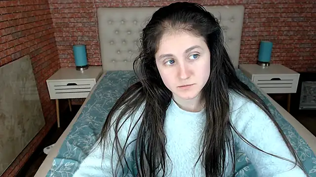 Snapshot of Holliy_Cooper chatting on 03-21-25, 11:01 Holliy Cooper online show from 03-21-25, 11:01