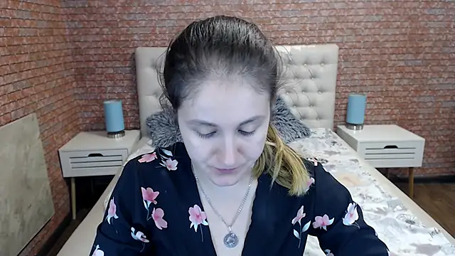 Snapshot of Holliy_Cooper chatting on 09-10-25, 07:41 Holliy Cooper online show from 09-10-25, 07:41