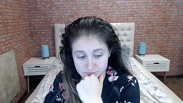 Snapshot of Holliy_Cooper chatting on 09-11-25, 07:30 Holliy Cooper online show from 09-11-25, 07:30