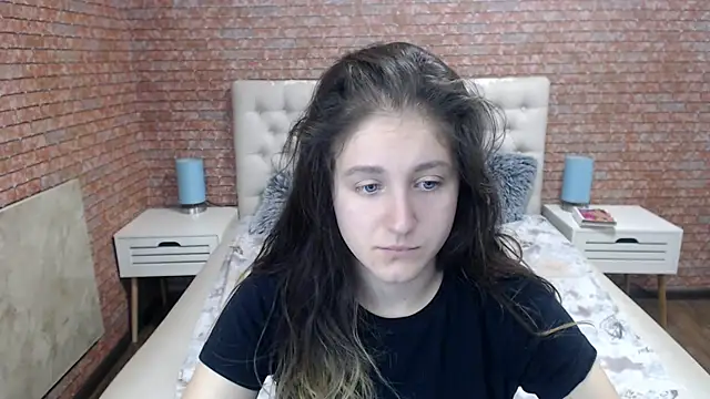 Snapshot of Holliy_Cooper chatting on 09-17-25, 06:59 Holliy Cooper online show from 09-17-25, 06:59