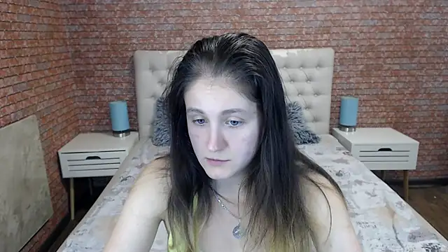 Snapshot of Holliy_Cooper chatting on 09-27-25, 11:37 Holliy Cooper online show from 09-27-25, 11:37