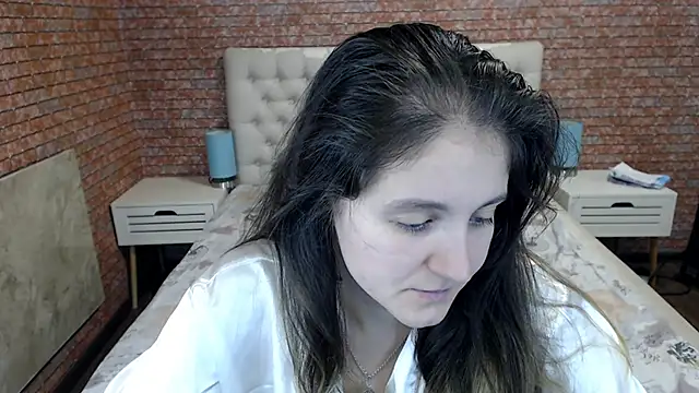 Snapshot of Holliy_Cooper chatting on 10-09-25, 09:07 Holliy Cooper online show from 10-09-25, 09:07