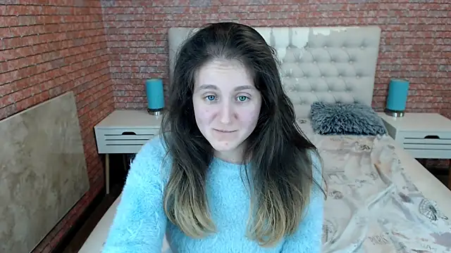 Snapshot of Holliy_Cooper chatting on 10-26-25, 12:11 Holliy Cooper online show from 10-26-25, 12:11