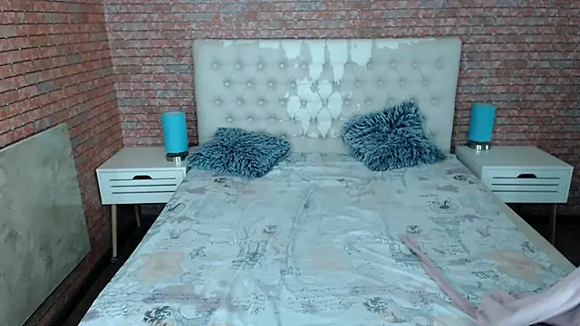 Snapshot of Holliy_Cooper chatting on 11-13-25, 08:13 Holliy Cooper online show from 11-13-25, 08:13