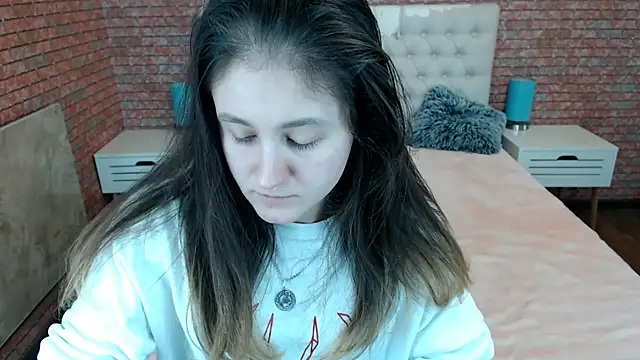 Snapshot of Holliy_Cooper chatting on 11-18-25, 10:09 Holliy Cooper online show from 11-18-25, 10:09